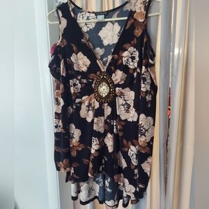 Venus Cold-Shoulder Blouse